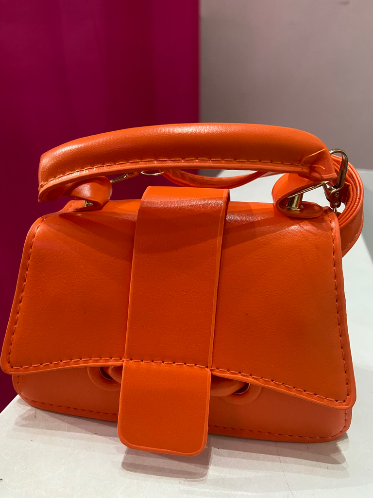 Cartera mamey deportiva 